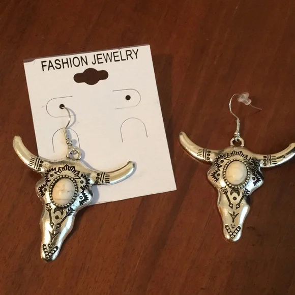 Bull Head Western Ivory Earrings - Picture 3 of 4